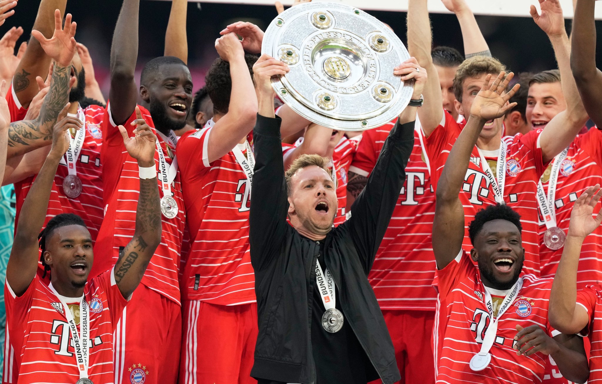 欧冠烽火：拜仁慕尼黑的王者征途与荣耀传承